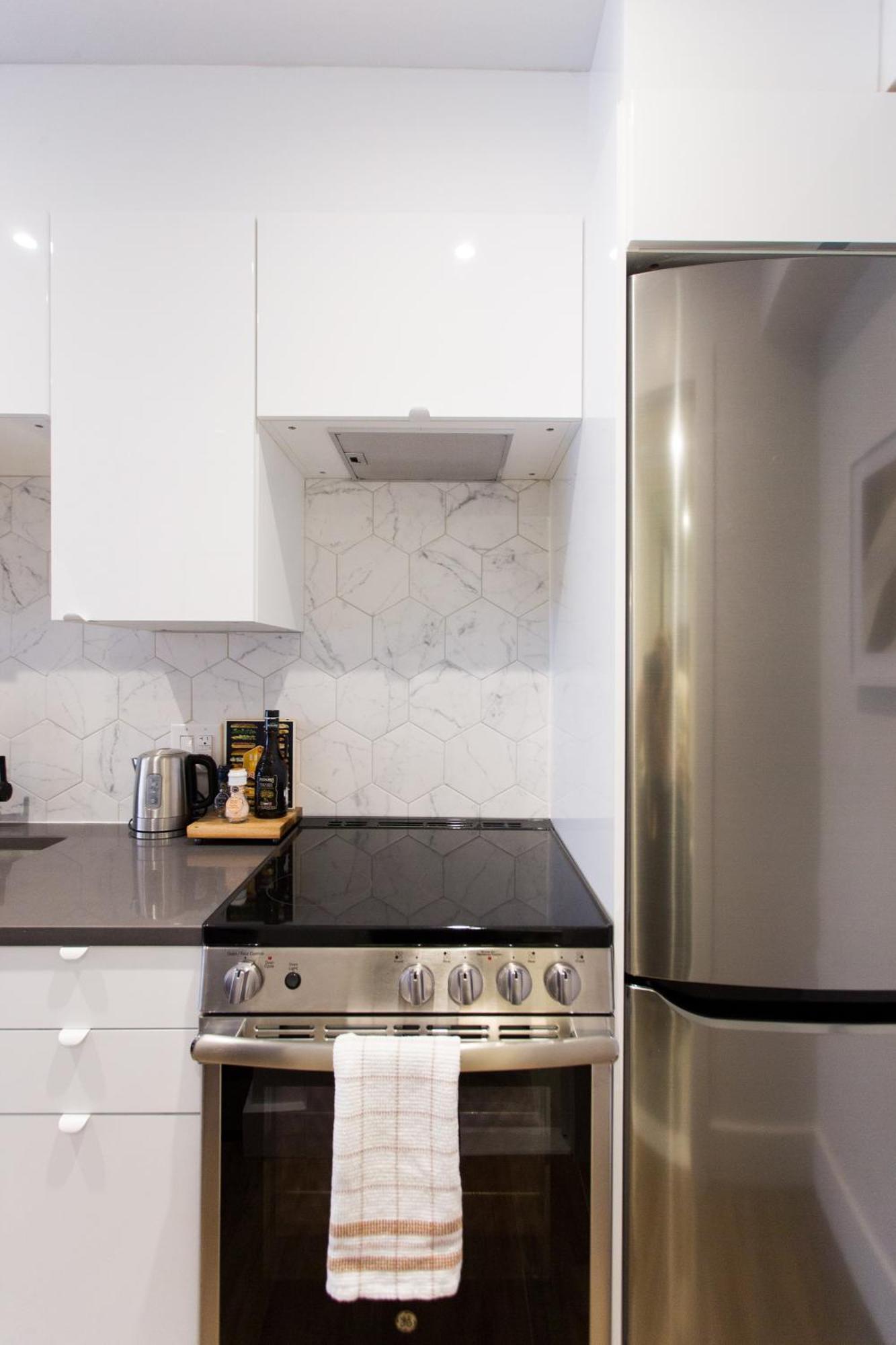 Scandinavian With Full Kitchen And Bath By Den Montreal